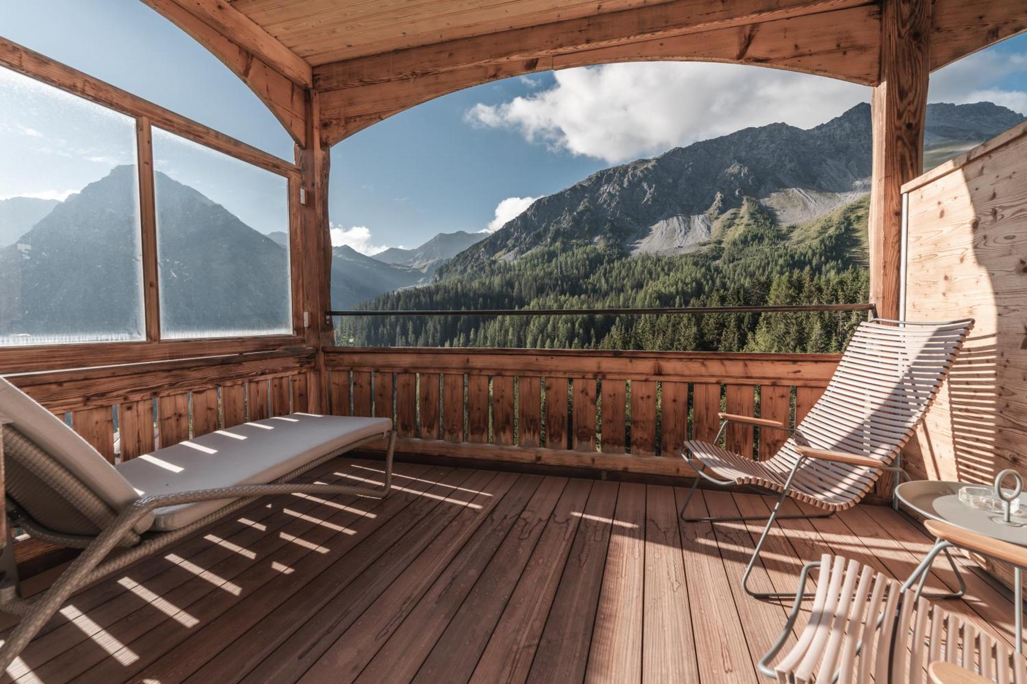 Hotel Alpensonne - Panoramazimmer & Restaurant Arosa Room photo