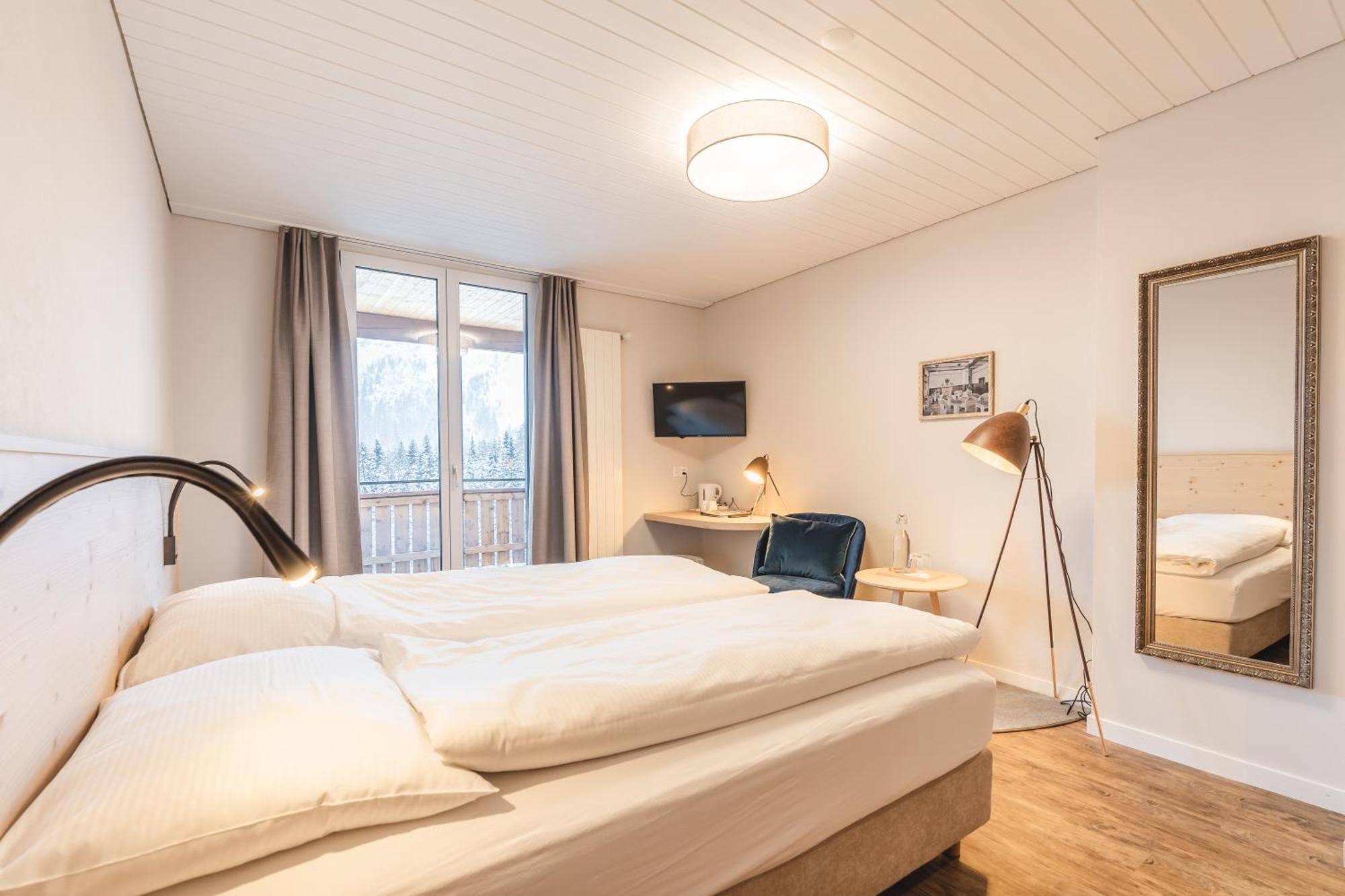 Hotel Alpensonne - Panoramazimmer & Restaurant Arosa Room photo