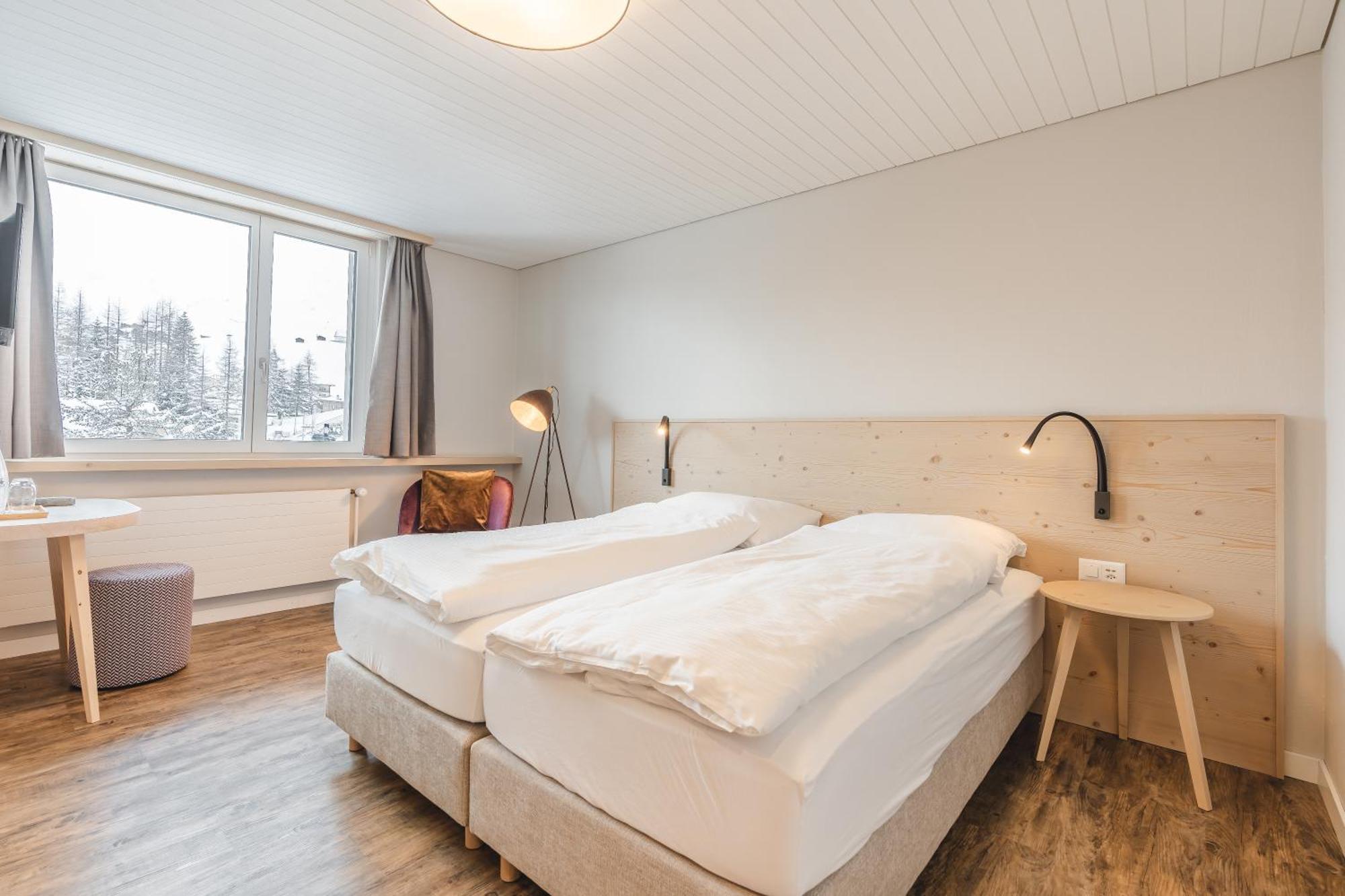 Hotel Alpensonne - Panoramazimmer & Restaurant Arosa Room photo