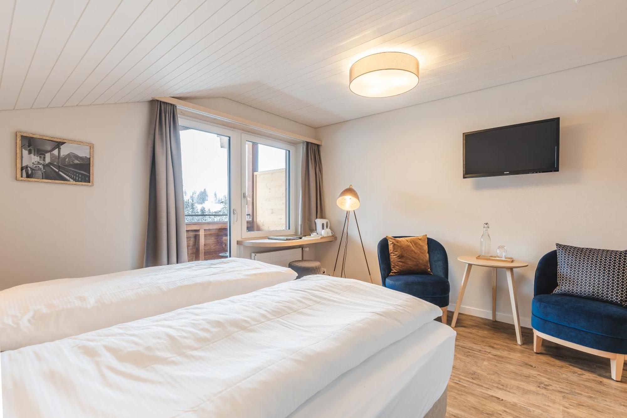 Hotel Alpensonne - Panoramazimmer & Restaurant Arosa Room photo